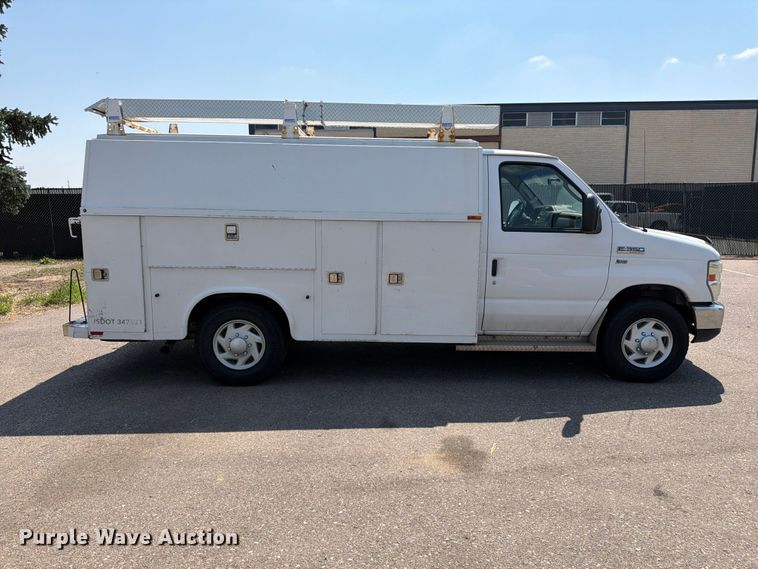 image for item FM7556 2014 Ford E350 Super Duty utility van