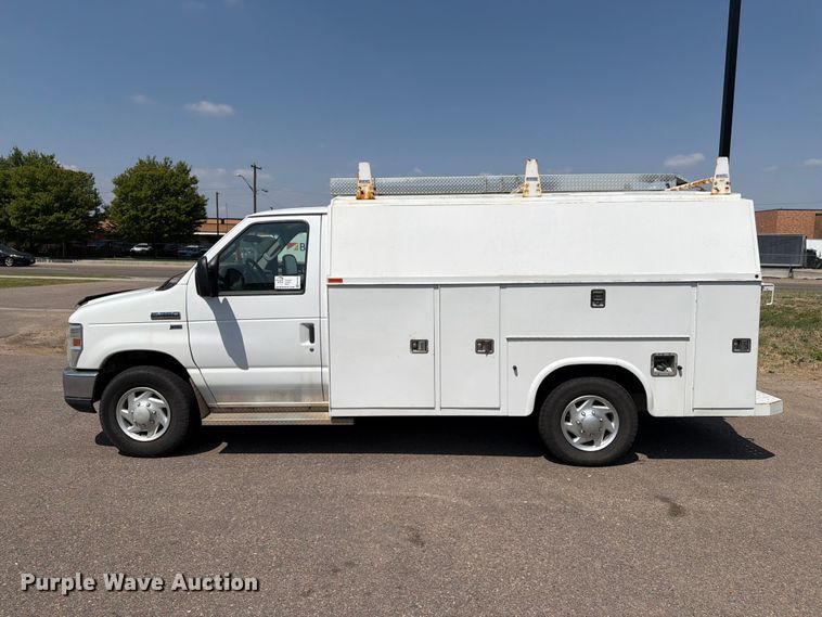 image for item FM7556 2014 Ford E350 Super Duty utility van