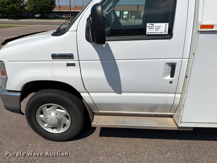 image for item FM7556 2014 Ford E350 Super Duty utility van
