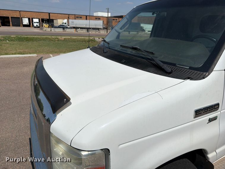 image for item FM7556 2014 Ford E350 Super Duty utility van