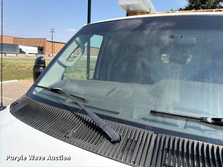 image for item FM7556 2014 Ford E350 Super Duty utility van