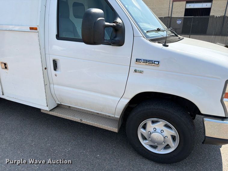image for item FM7556 2014 Ford E350 Super Duty utility van