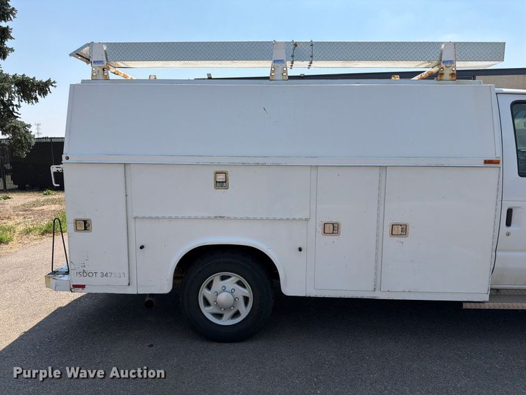 image for item FM7556 2014 Ford E350 Super Duty utility van