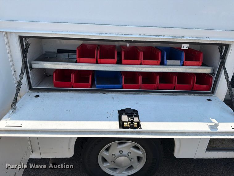 image for item FM7556 2014 Ford E350 Super Duty utility van