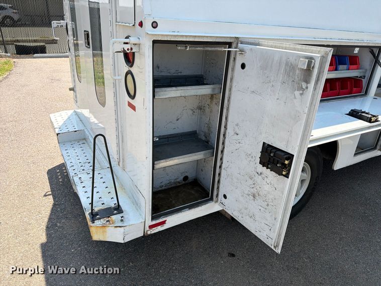 image for item FM7556 2014 Ford E350 Super Duty utility van