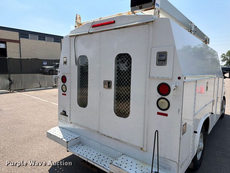 image for item FM7556 2014 Ford E350 Super Duty utility van