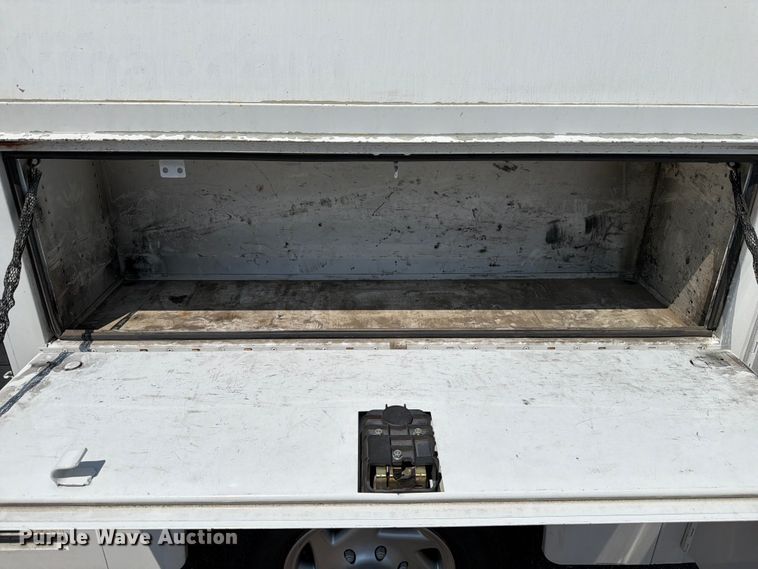 image for item FM7556 2014 Ford E350 Super Duty utility van