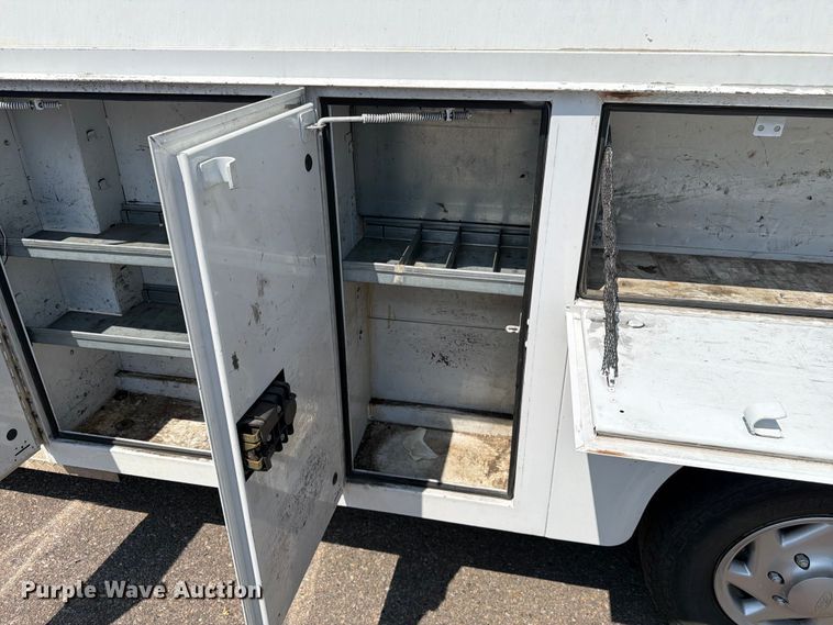 image for item FM7556 2014 Ford E350 Super Duty utility van