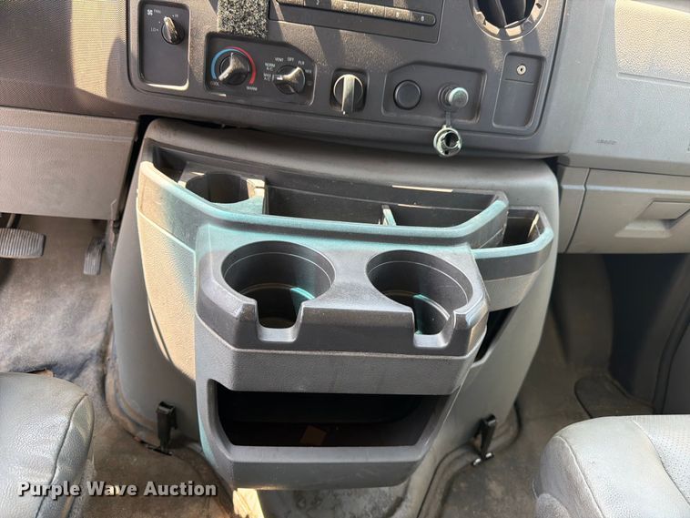 image for item FM7556 2014 Ford E350 Super Duty utility van