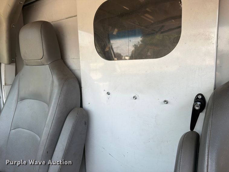 image for item FM7556 2014 Ford E350 Super Duty utility van