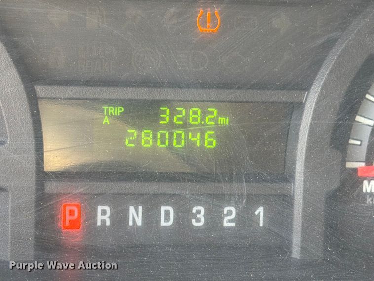 image for item FM7556 2014 Ford E350 Super Duty utility van