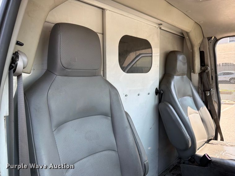image for item FM7556 2014 Ford E350 Super Duty utility van