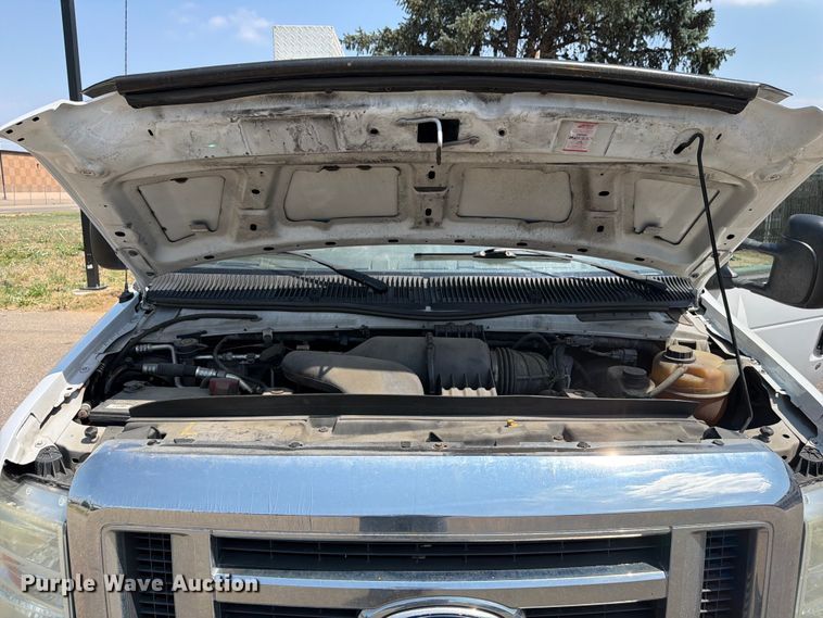 image for item FM7556 2014 Ford E350 Super Duty utility van