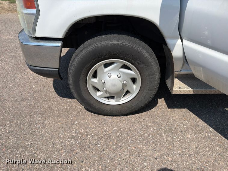 image for item FM7556 2014 Ford E350 Super Duty utility van