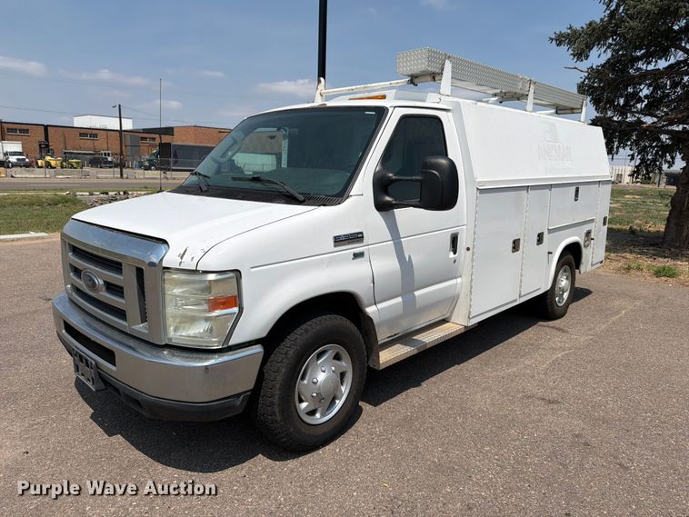 2012 Ford E350 Super Duty utility van
