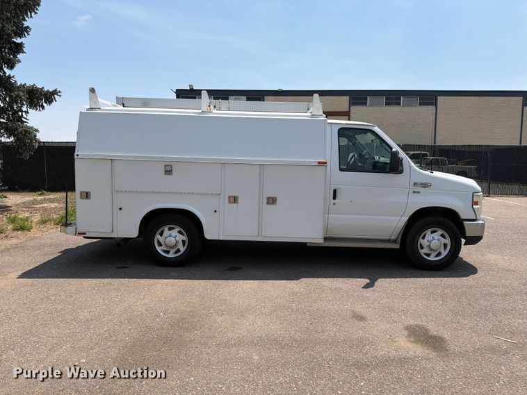 image for item FM7557 2012 Ford E350 Super Duty utility van