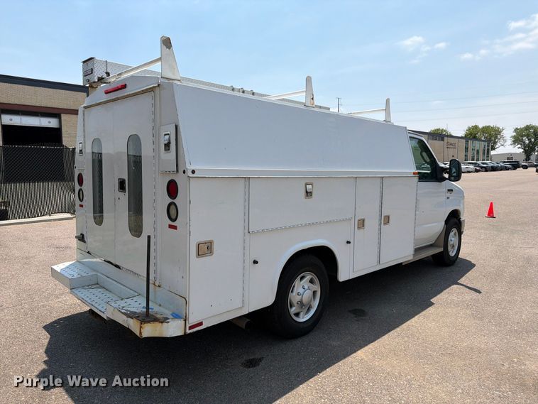 image for item FM7557 2012 Ford E350 Super Duty utility van