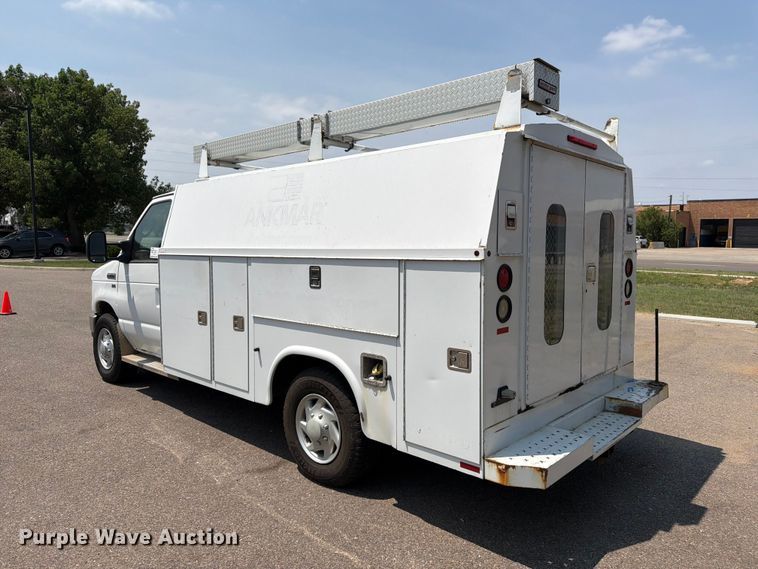 image for item FM7557 2012 Ford E350 Super Duty utility van
