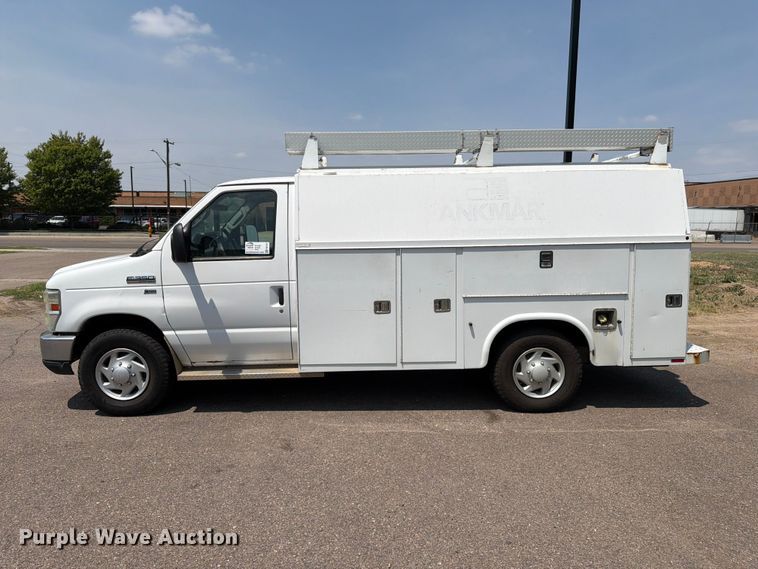 image for item FM7557 2012 Ford E350 Super Duty utility van