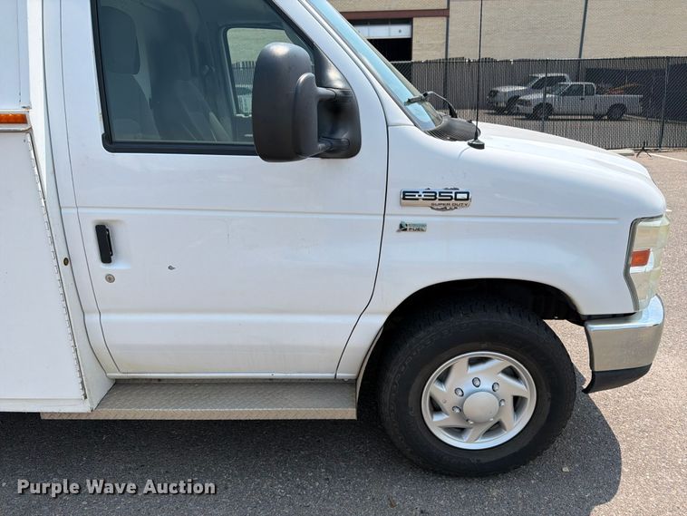 image for item FM7557 2012 Ford E350 Super Duty utility van