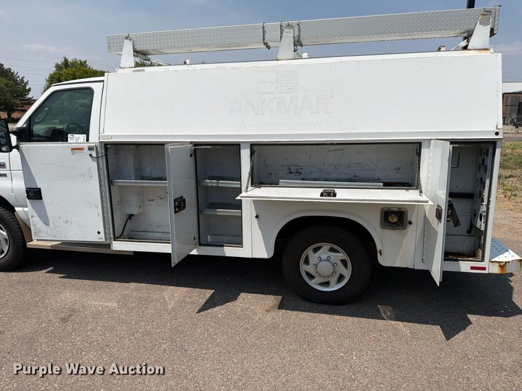 image for item FM7557 2012 Ford E350 Super Duty utility van