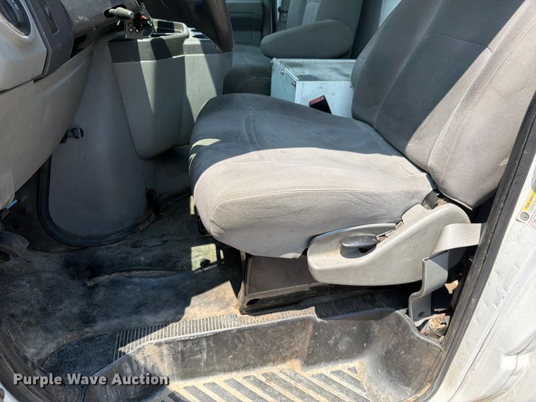 image for item FM7557 2012 Ford E350 Super Duty utility van
