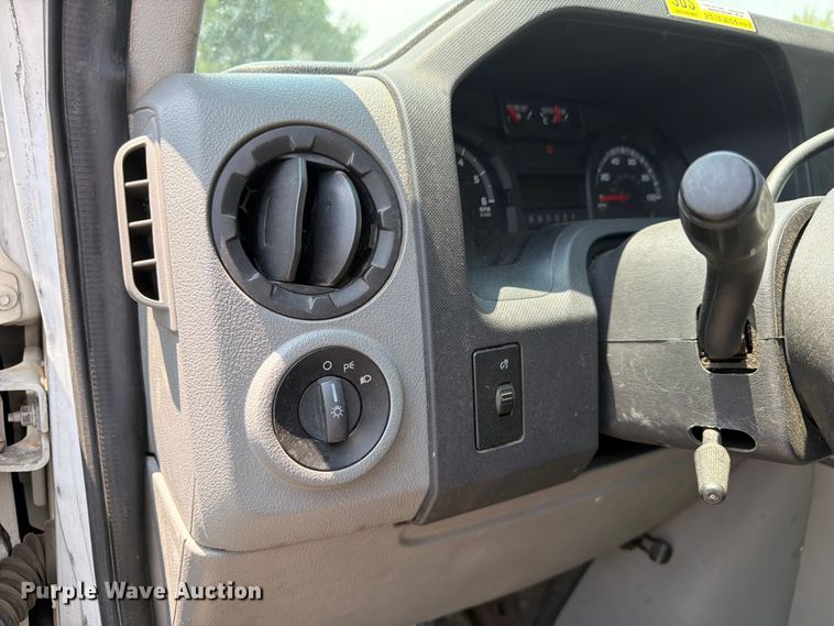 image for item FM7557 2012 Ford E350 Super Duty utility van