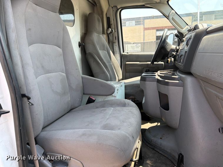 image for item FM7557 2012 Ford E350 Super Duty utility van