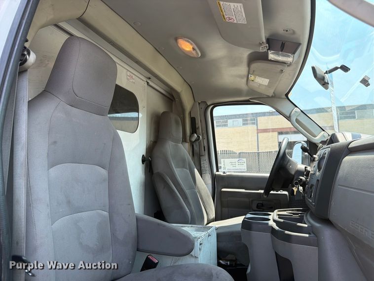 image for item FM7557 2012 Ford E350 Super Duty utility van