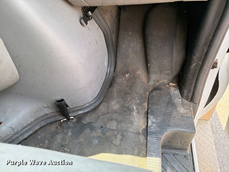 image for item FM7557 2012 Ford E350 Super Duty utility van