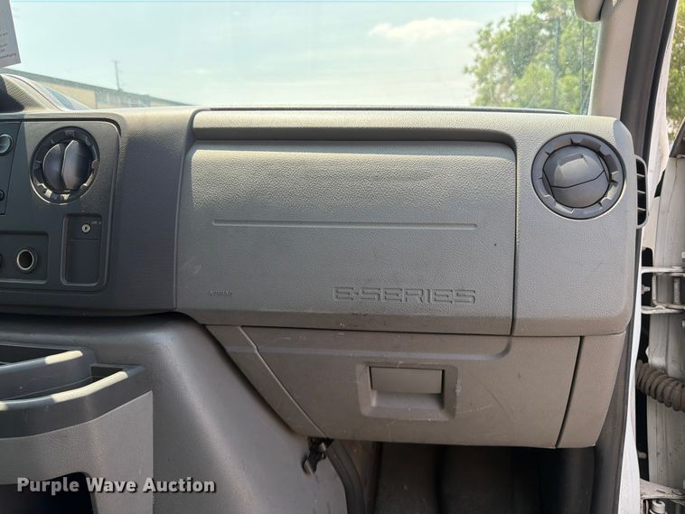 image for item FM7557 2012 Ford E350 Super Duty utility van