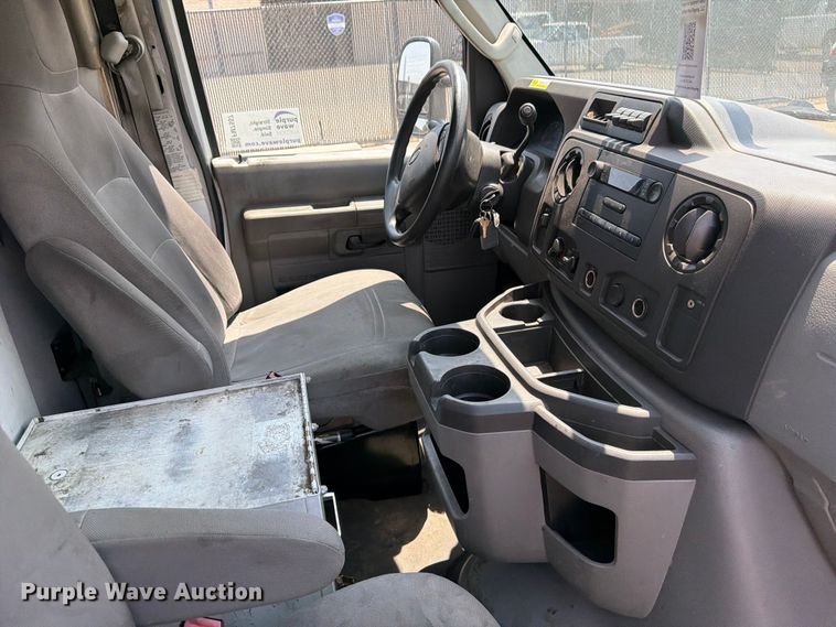 image for item FM7557 2012 Ford E350 Super Duty utility van