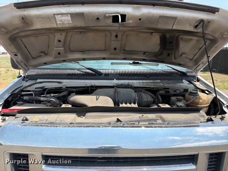 image for item FM7557 2012 Ford E350 Super Duty utility van