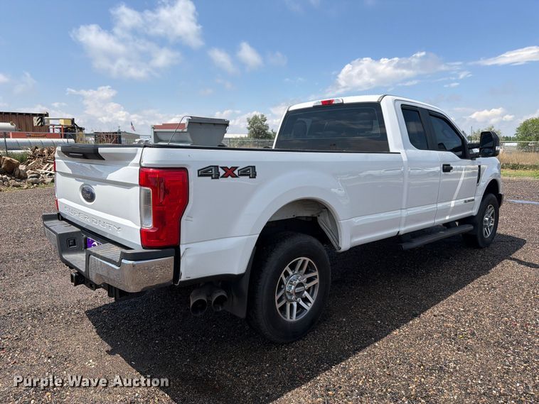 image for item FM7562 2017 Ford F250 Super Duty XL Ext. Cab pickup truck
