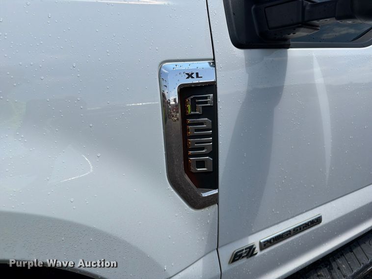 image for item FM7562 2017 Ford F250 Super Duty XL Ext. Cab pickup truck