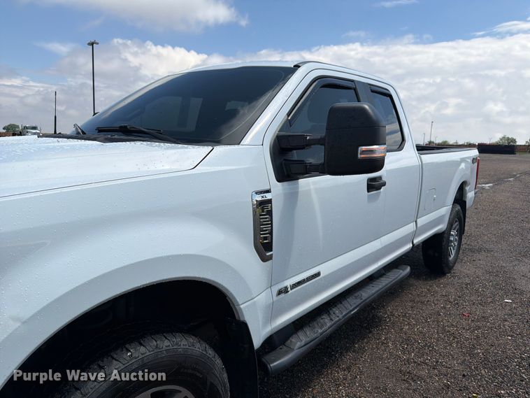 image for item FM7562 2017 Ford F250 Super Duty XL Ext. Cab pickup truck