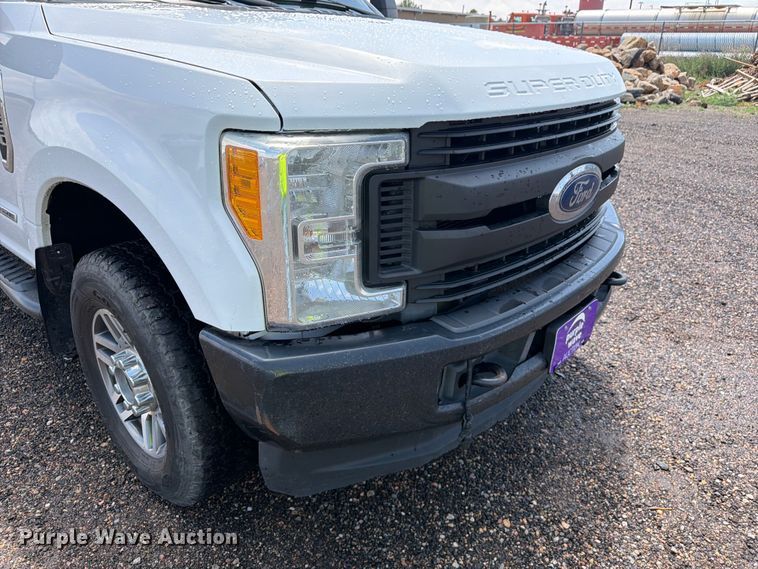 image for item FM7562 2017 Ford F250 Super Duty XL Ext. Cab pickup truck