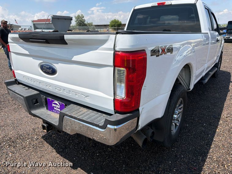 image for item FM7562 2017 Ford F250 Super Duty XL Ext. Cab pickup truck