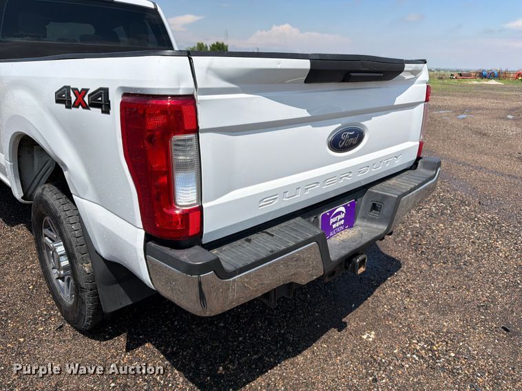 image for item FM7562 2017 Ford F250 Super Duty XL Ext. Cab pickup truck