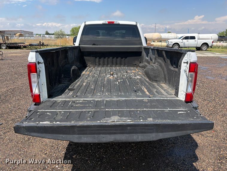 image for item FM7562 2017 Ford F250 Super Duty XL Ext. Cab pickup truck