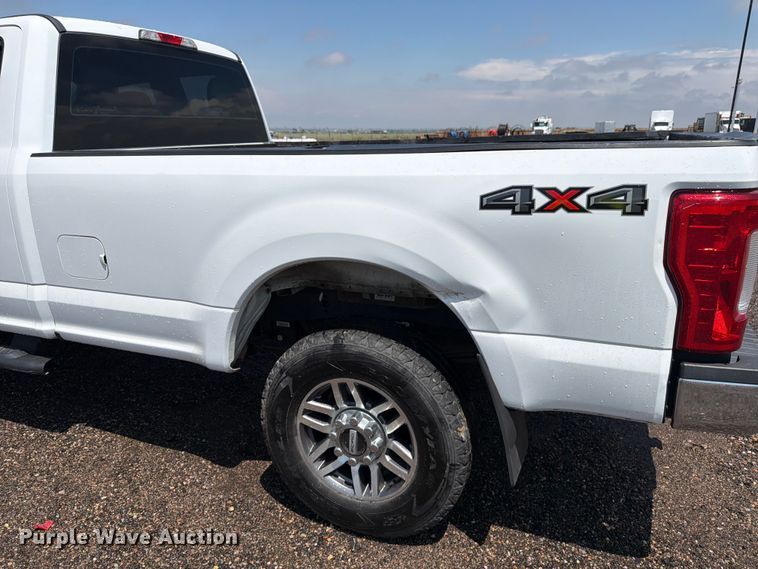 image for item FM7562 2017 Ford F250 Super Duty XL Ext. Cab pickup truck