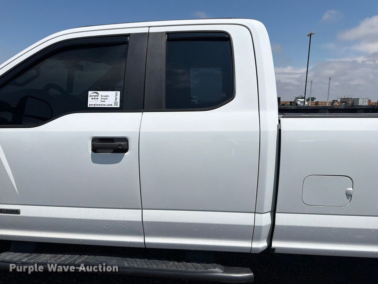image for item FM7562 2017 Ford F250 Super Duty XL Ext. Cab pickup truck