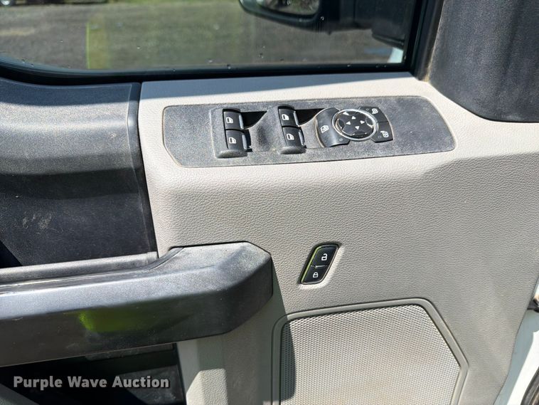 image for item FM7562 2017 Ford F250 Super Duty XL Ext. Cab pickup truck