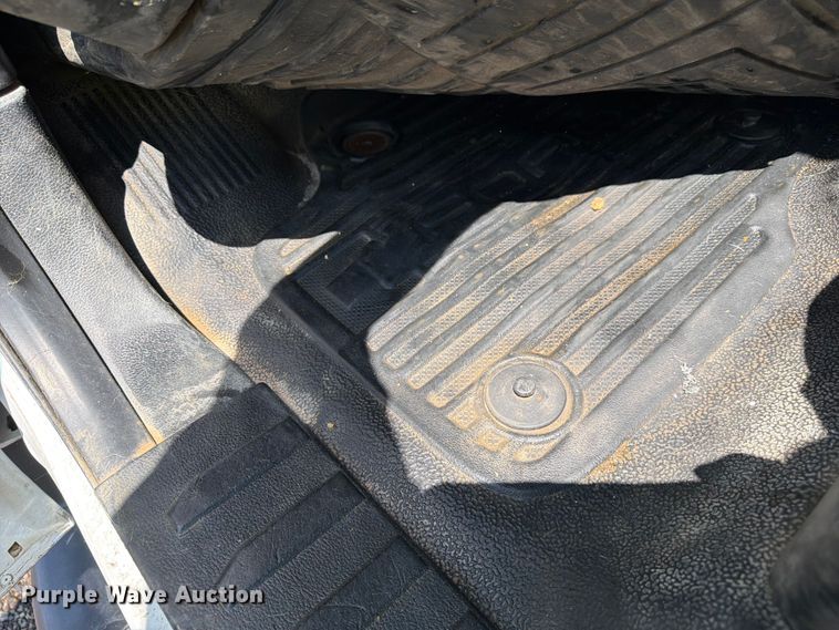 image for item FM7562 2017 Ford F250 Super Duty XL Ext. Cab pickup truck