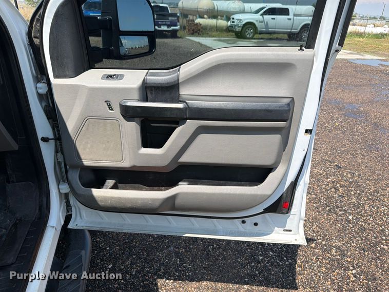 image for item FM7562 2017 Ford F250 Super Duty XL Ext. Cab pickup truck