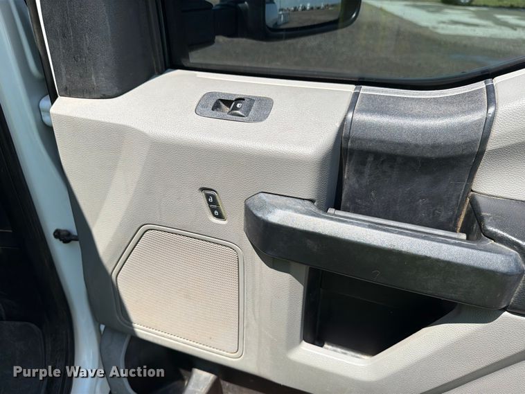 image for item FM7562 2017 Ford F250 Super Duty XL Ext. Cab pickup truck