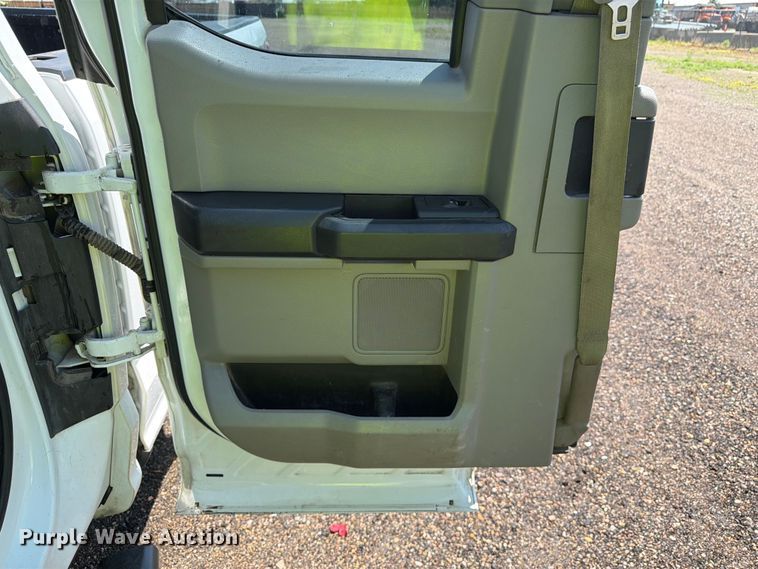 image for item FM7562 2017 Ford F250 Super Duty XL Ext. Cab pickup truck