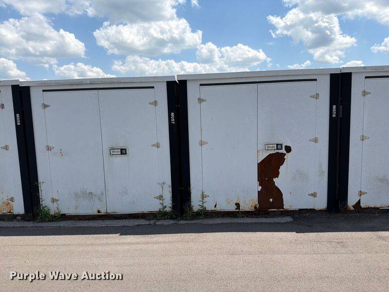 image for item FN5733 (24) storage containers