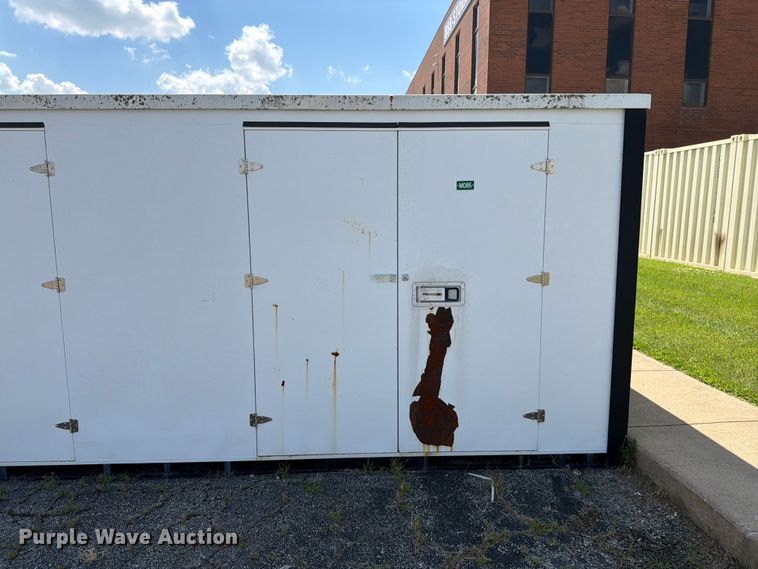 image for item FN5734 (2) storage containers