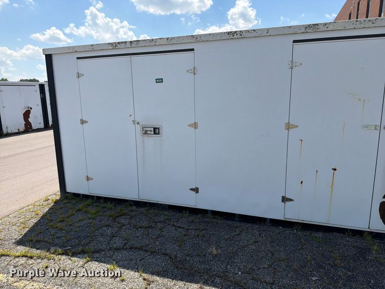 image for item FN5734 (2) storage containers